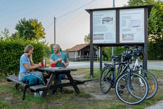 Rastplatz am Römerlager in Delbrück-Anreppen ©Teutoburger Wald Tourismus, D. Ketz